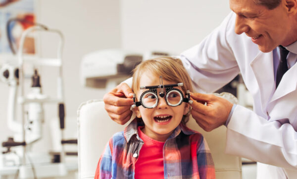kids-eyecheckup